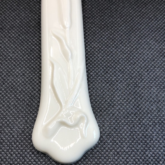 Vintage Lenox China Teasures Lily Porcelain Wall Cross - Picture 3 of 5